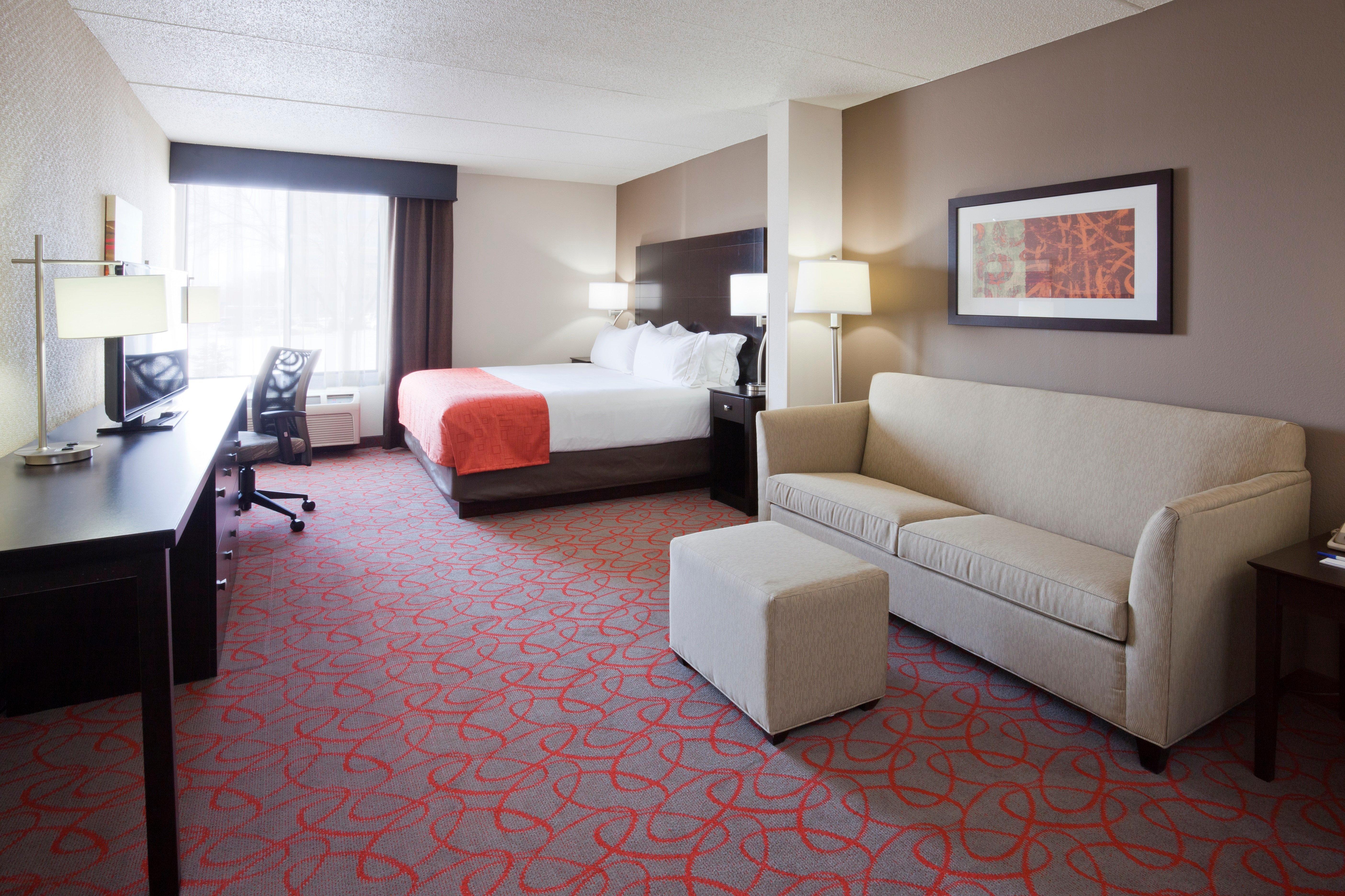 Holiday Inn Express & Suites Bloomington West By Ihg Exterior photo