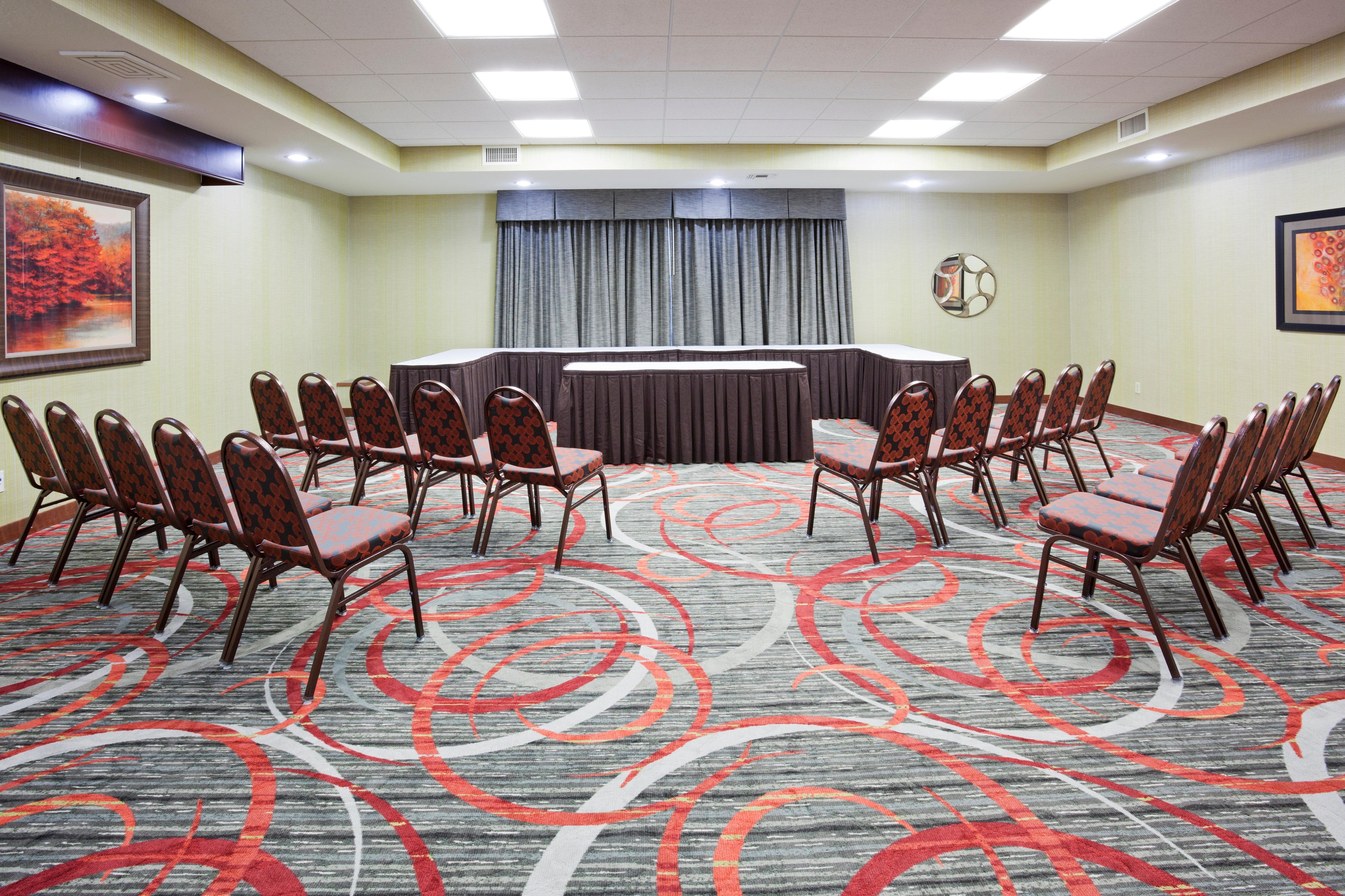Holiday Inn Express & Suites Bloomington West By Ihg Exterior photo