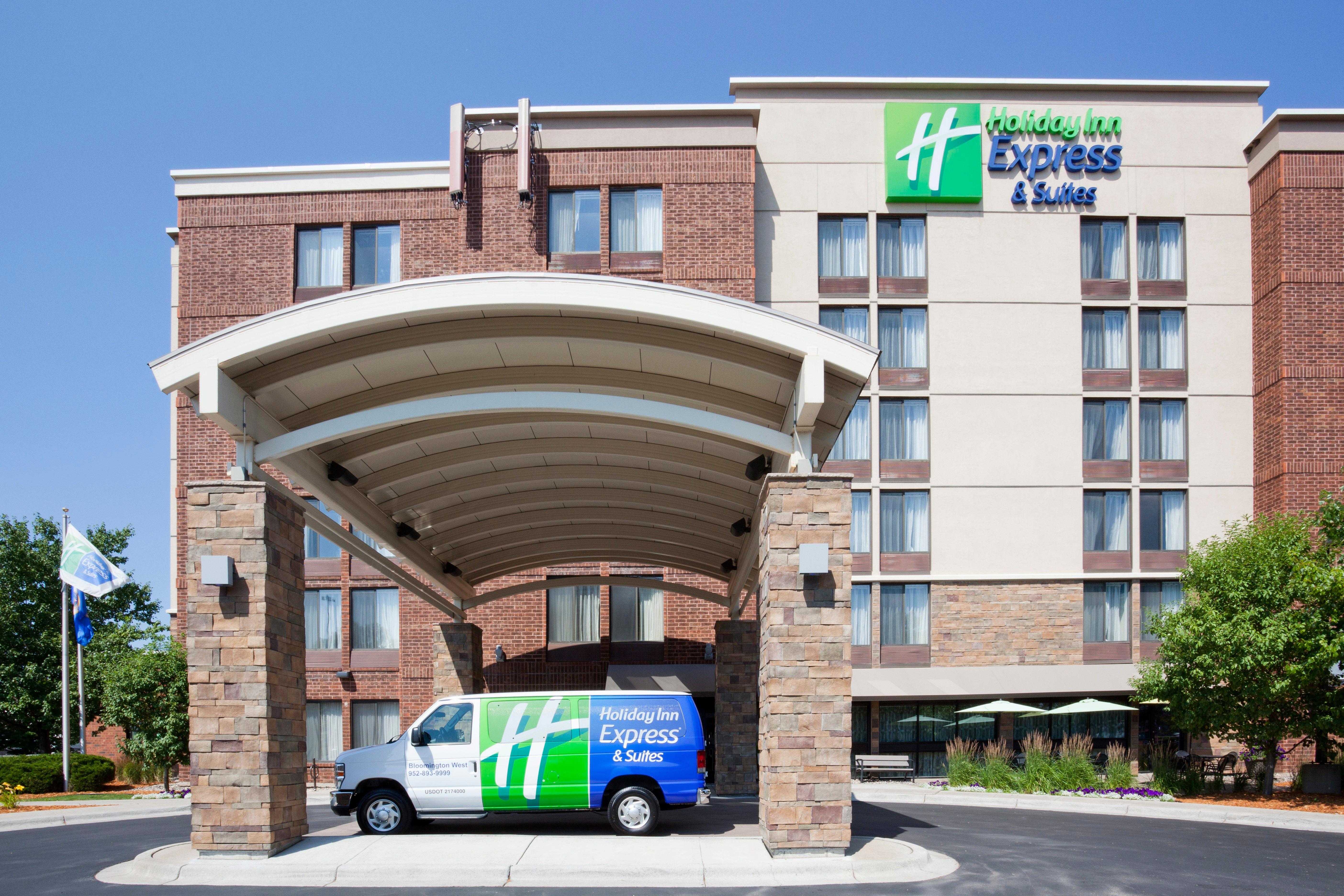 Holiday Inn Express & Suites Bloomington West By Ihg Exterior photo