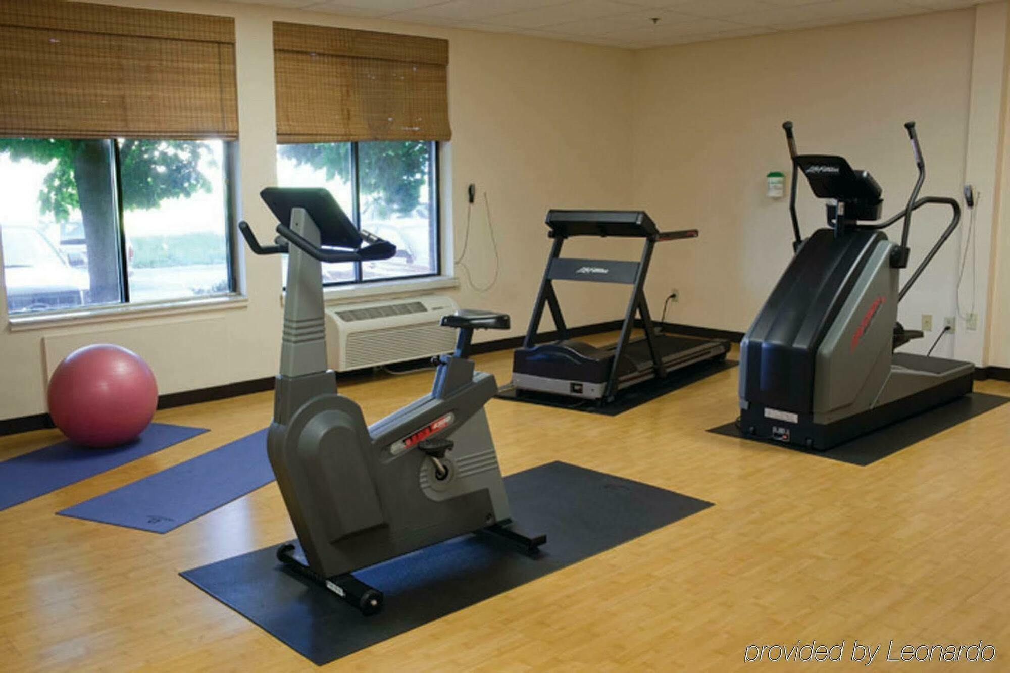 Holiday Inn Express & Suites Bloomington West By Ihg Facilities photo